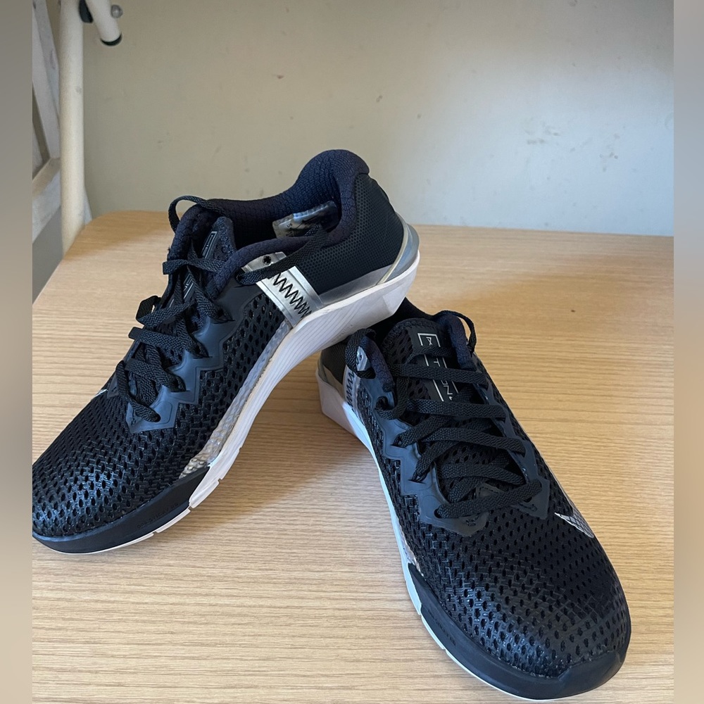 Nike training shoes size 6